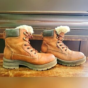 JJ Footwear Ladies Brand New Sherpa Booties💕🐎